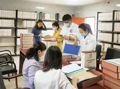 开云体育官网-荷甲冲刺阶段再迎强敌，阿森纳外线爆发，主帅态度：质疑声仍在，心理建设被强调的简单介绍